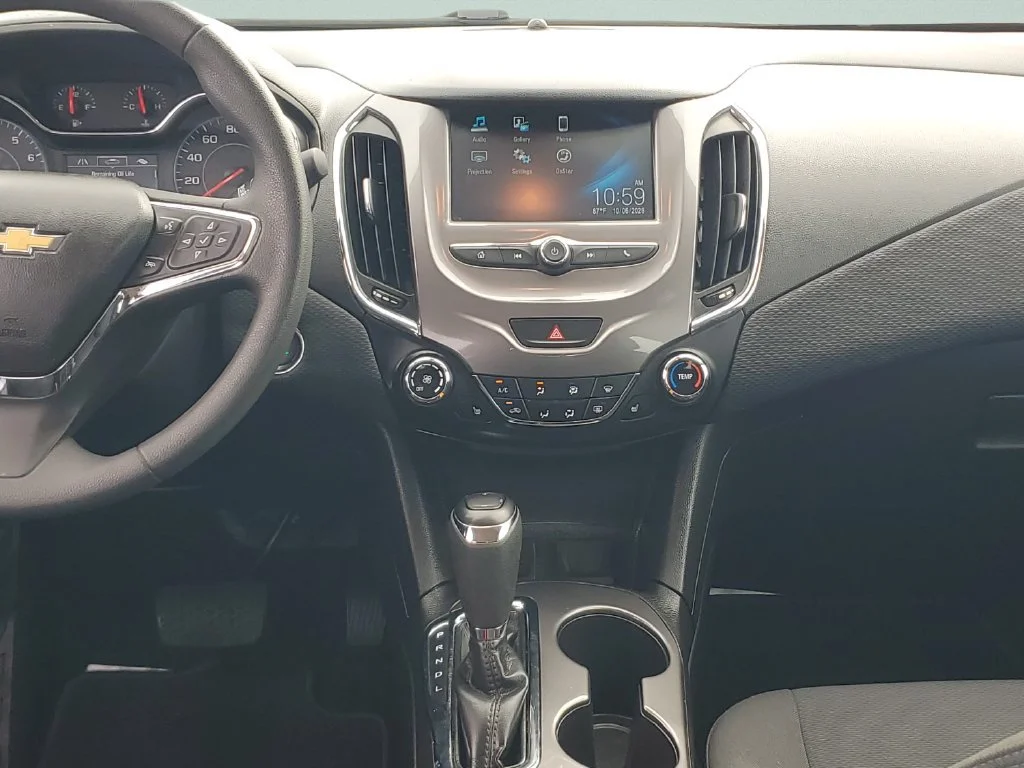 Used 2017 SUMMIT WHITE Chevrolet LT image 15