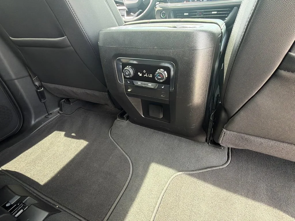 Used 2025 Iridescent Pearl Tricoat Chevrolet RST image 38