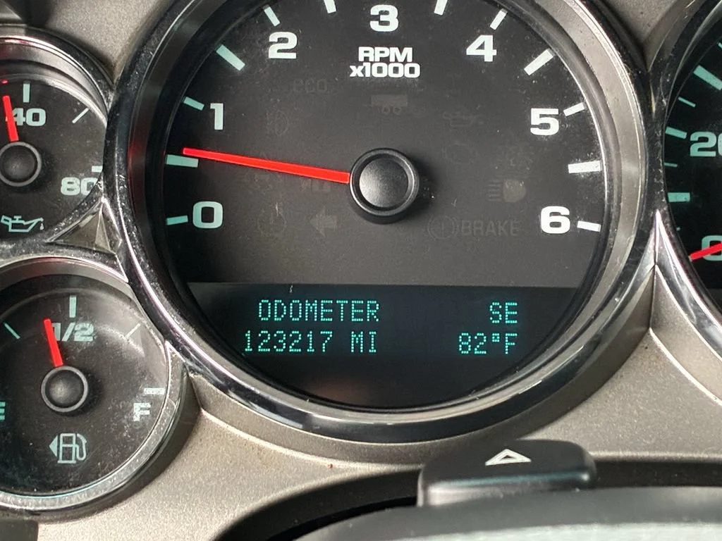 Used 2011 STEEL GREEN METALLIC Chevrolet LT image 35