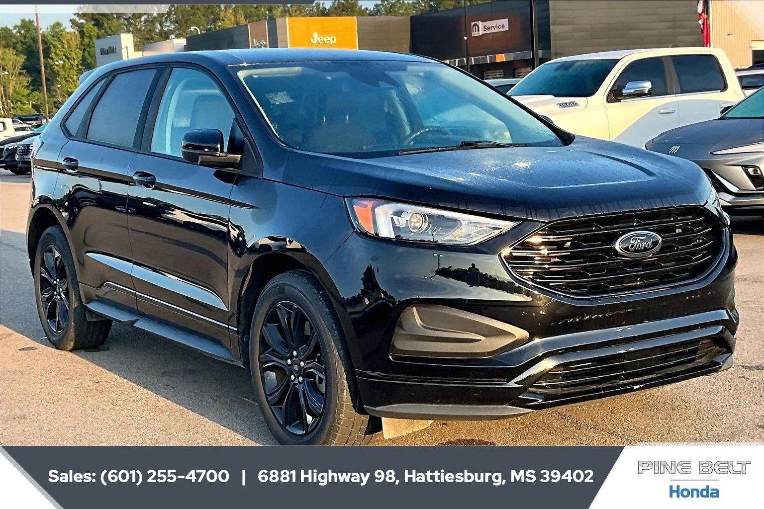 Used 2022 Agate Black Ford SE image 2