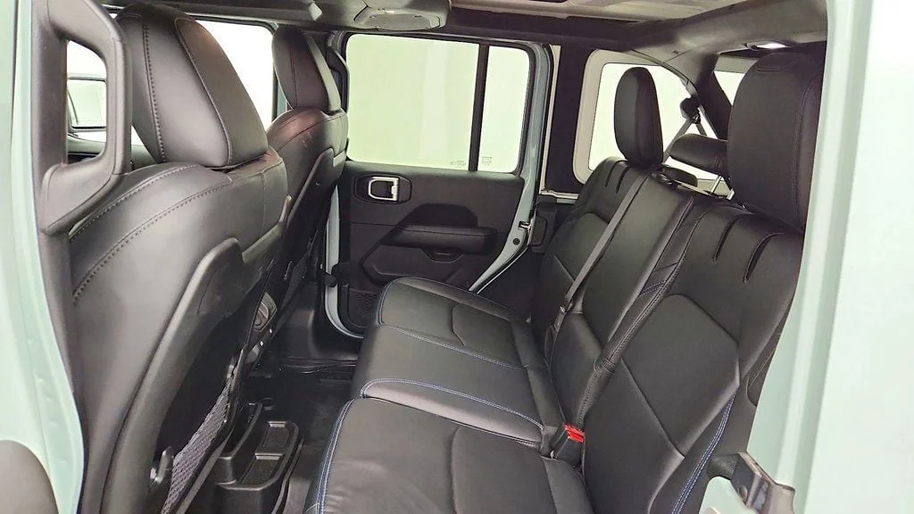 Used 2024 Earl Clearcoat Jeep Rubicon X 4xe w/ Nappa Leather, Steel Bumpers & Off-Road Camera image 20