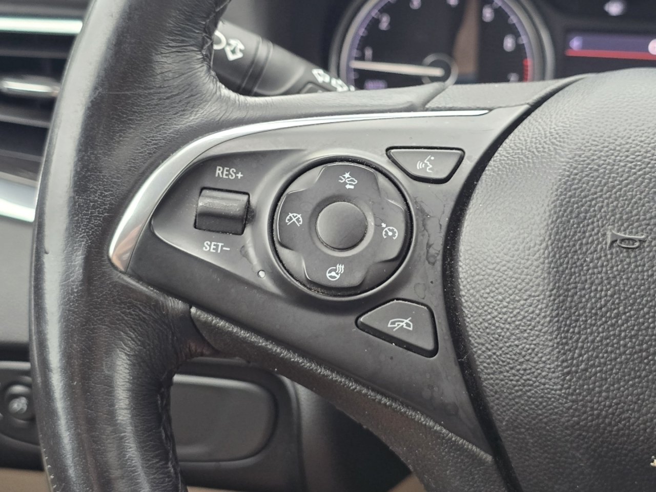 Used 2021 White Buick Premium Group image 35