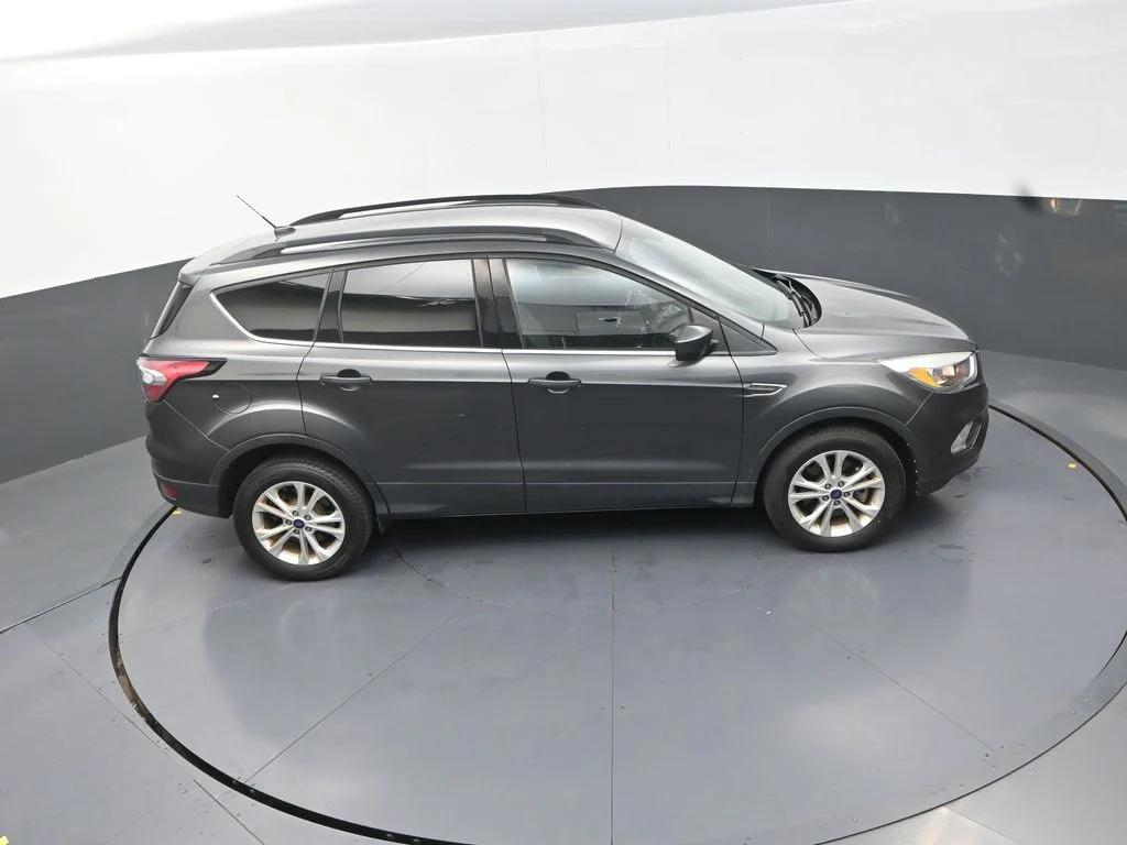 Used 2018 Gray Ford SE image 22