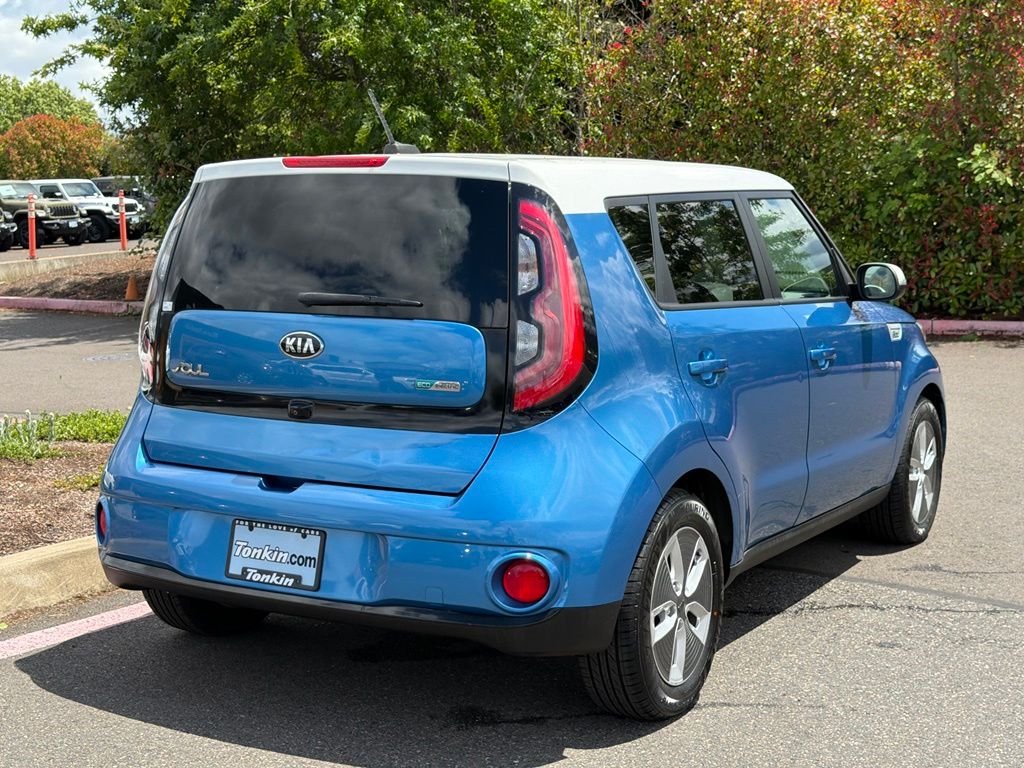 Used 2017 Caribbean Blue w/Clear White Roof Kia Base image 7