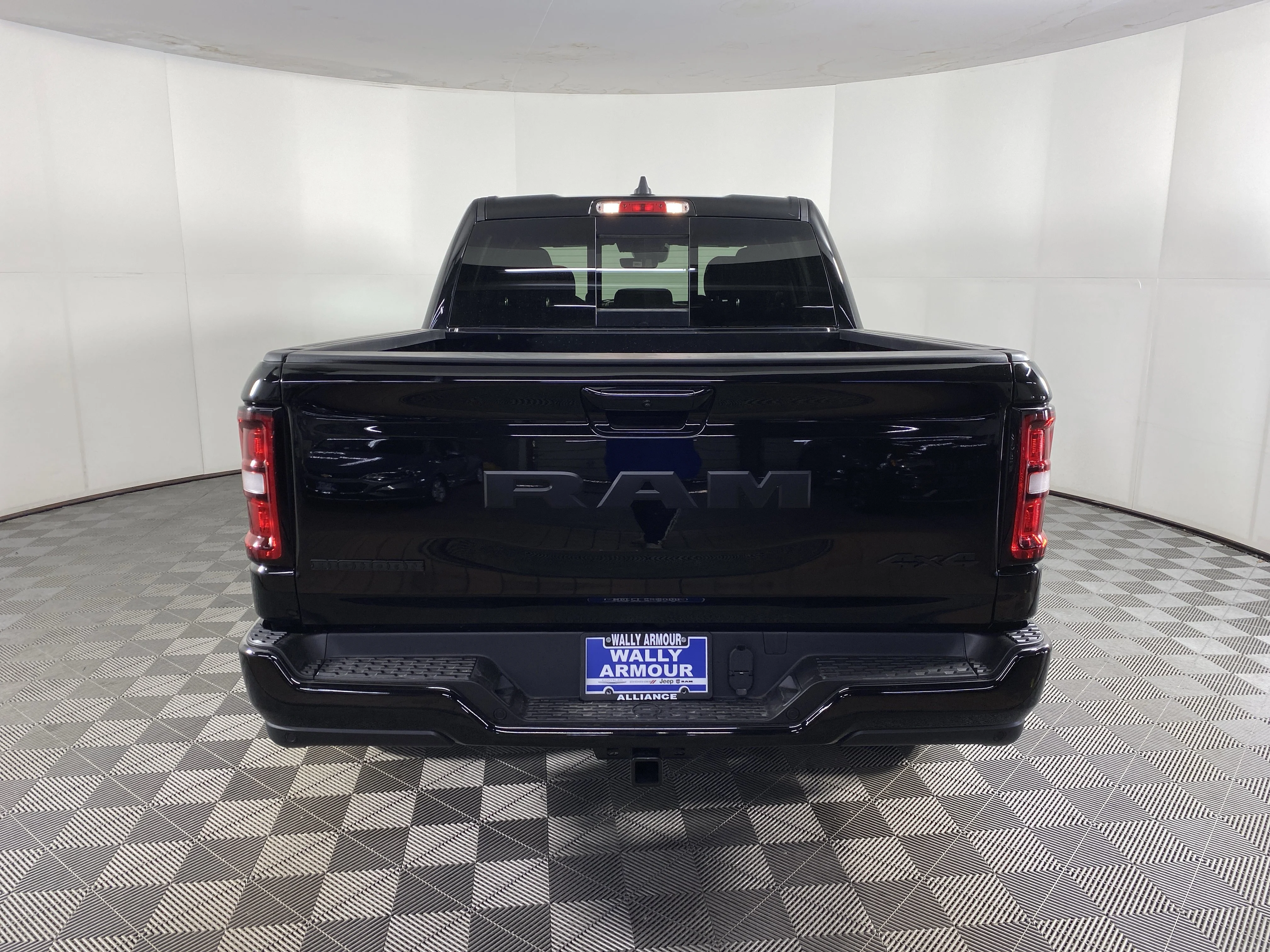 New 2026 Diamond Black Crystal Pearl-Coat Exterior Paint RAM Big Horn/Lone Star image 8