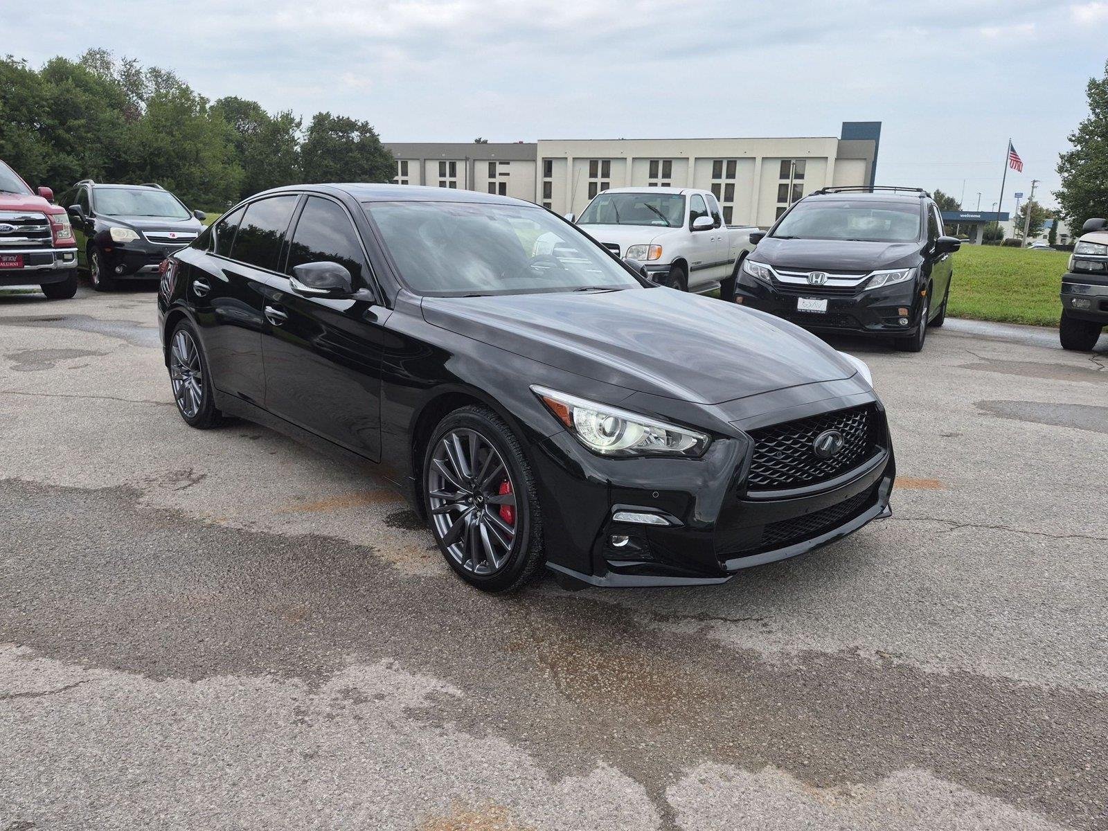 Used 2023 Midnight Black INFINITI RED SPORT 400 image 7