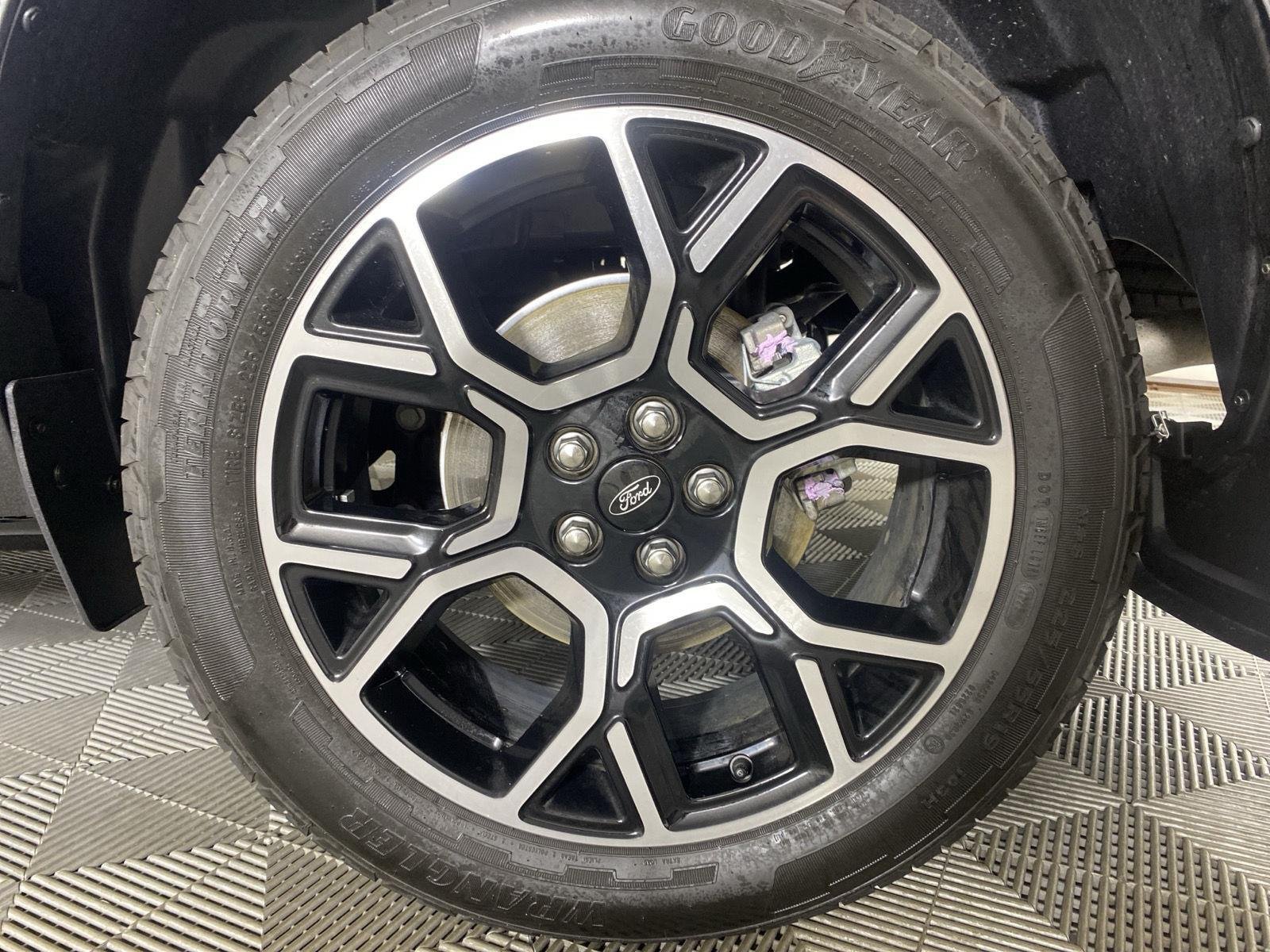Used 2025 Carbonized Gray Metallic Ford  image 19