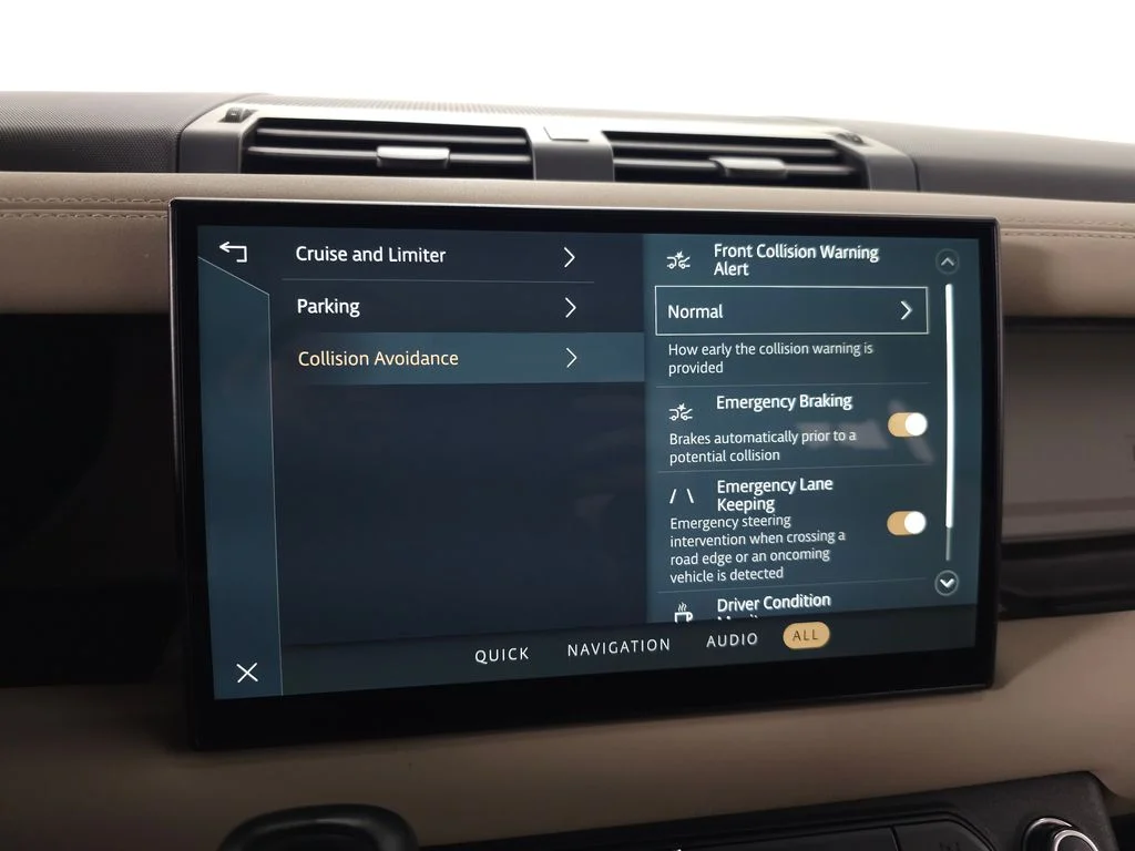 Used 2023 Black Land Rover S image 25