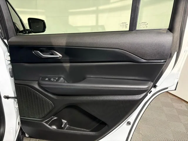 Used 2023 White Jeep Altitude image 16