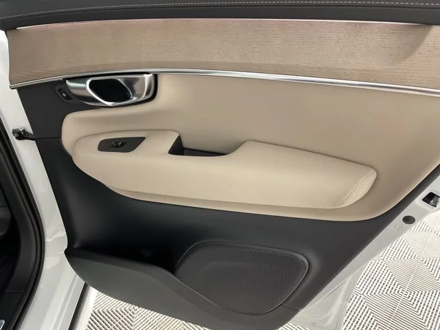 2025 Volvo XC90 Core - Photo 42