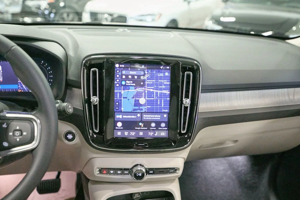 2026 Volvo XC40 Plus - Photo 19