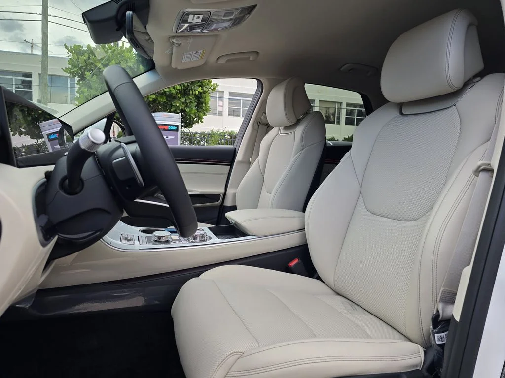 New 2026 White Genesis 2.5T image 16