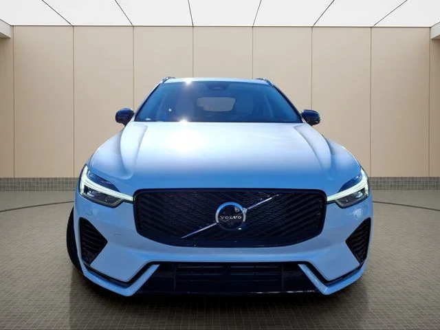 New 2026 Crystal White Volvo T8 Ultra image 4