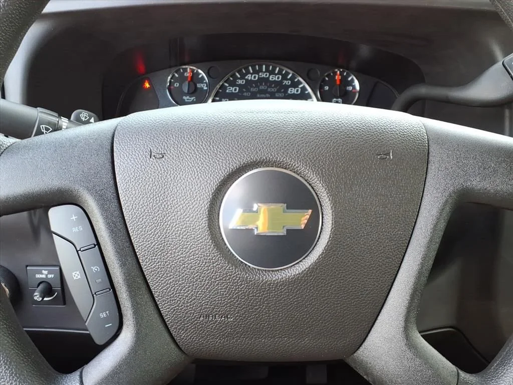 2025 Chevrolet Express Cargo Work Van - Photo 25