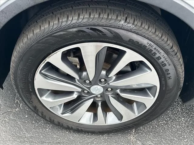 Used 2022 Silver Buick Preferred image 34