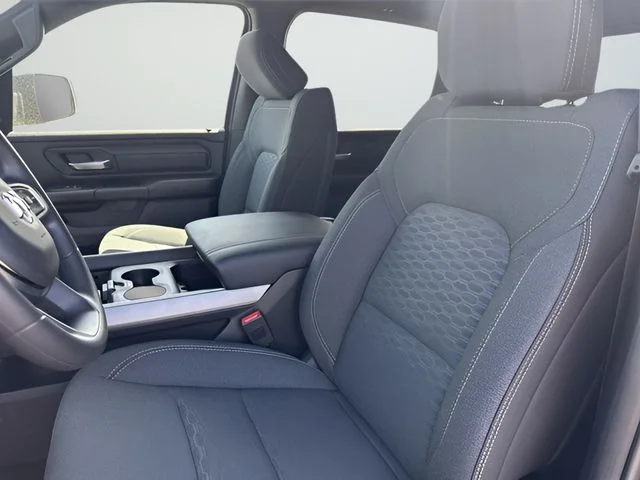New 2026 Diamond Black Crystal Pearl-Coat Exterior Paint RAM Express image 22