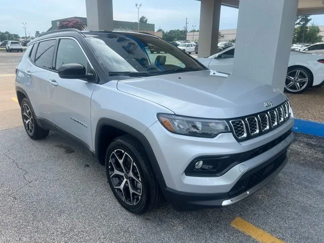 Used 2025 Silver Jeep Limited image 2