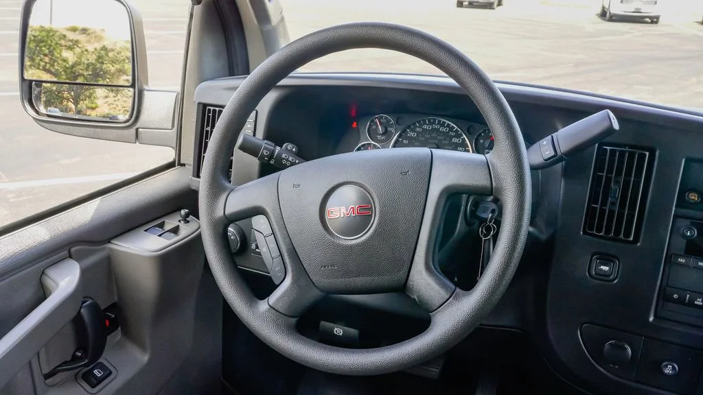 Used 2025 Summit White GMC LT image 15