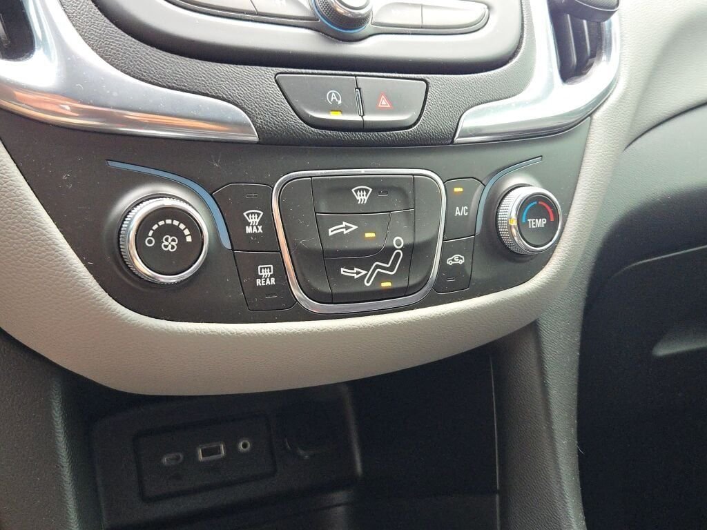 Used 2022 Silver Chevrolet LS image 23