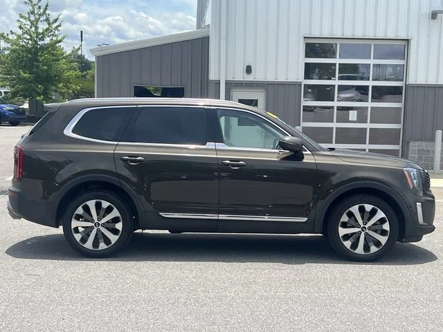 Used 2021 Green Kia EX image 14