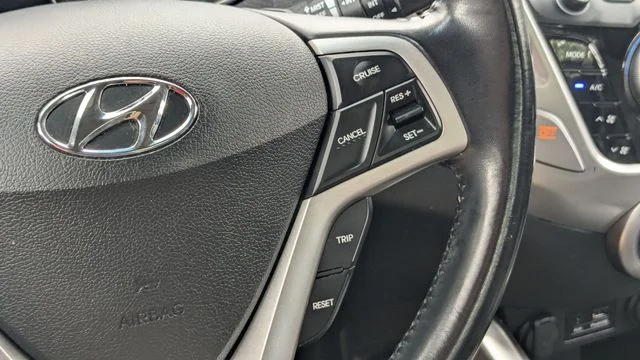 2015 Hyundai Veloster Base - Photo 16