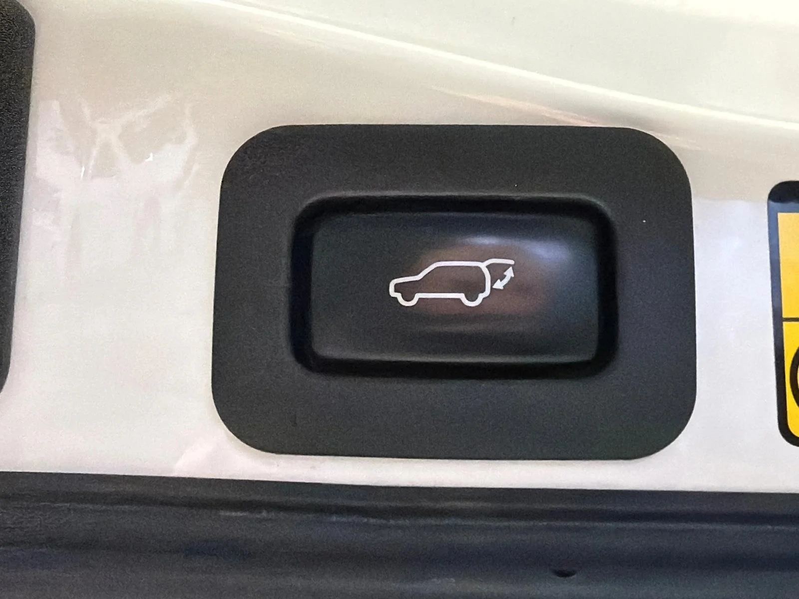 Used 2013 Starfire Pearl Lexus  image 21