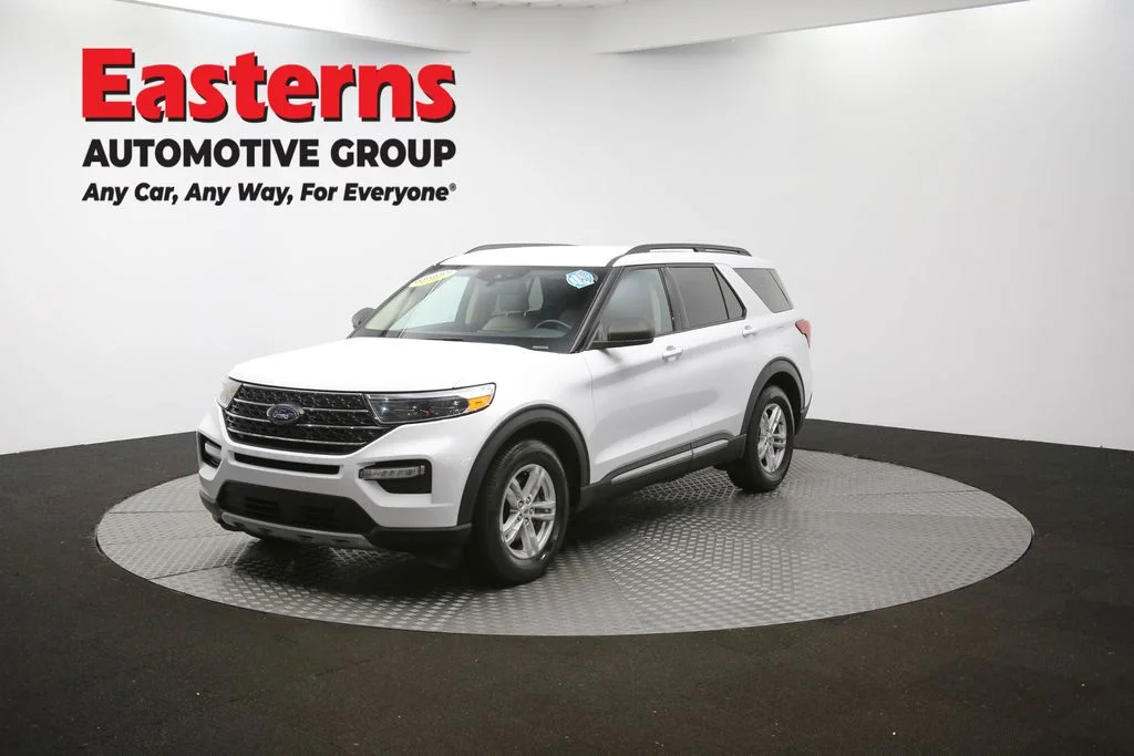 Used 2023 White Ford XLT image 53