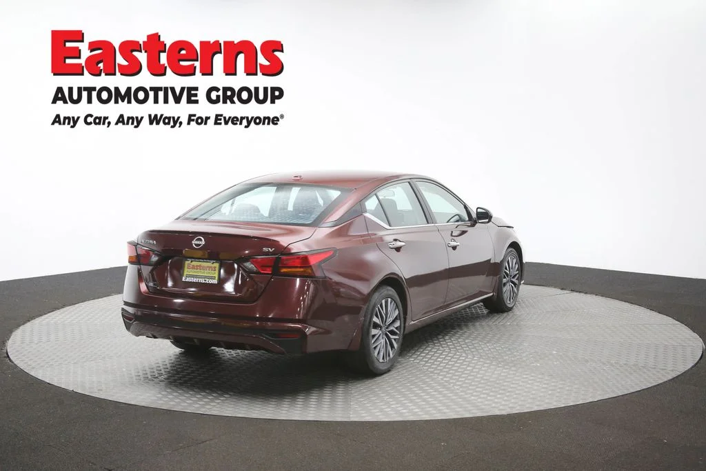 Used 2023 Red Nissan 2.5 SV image 39