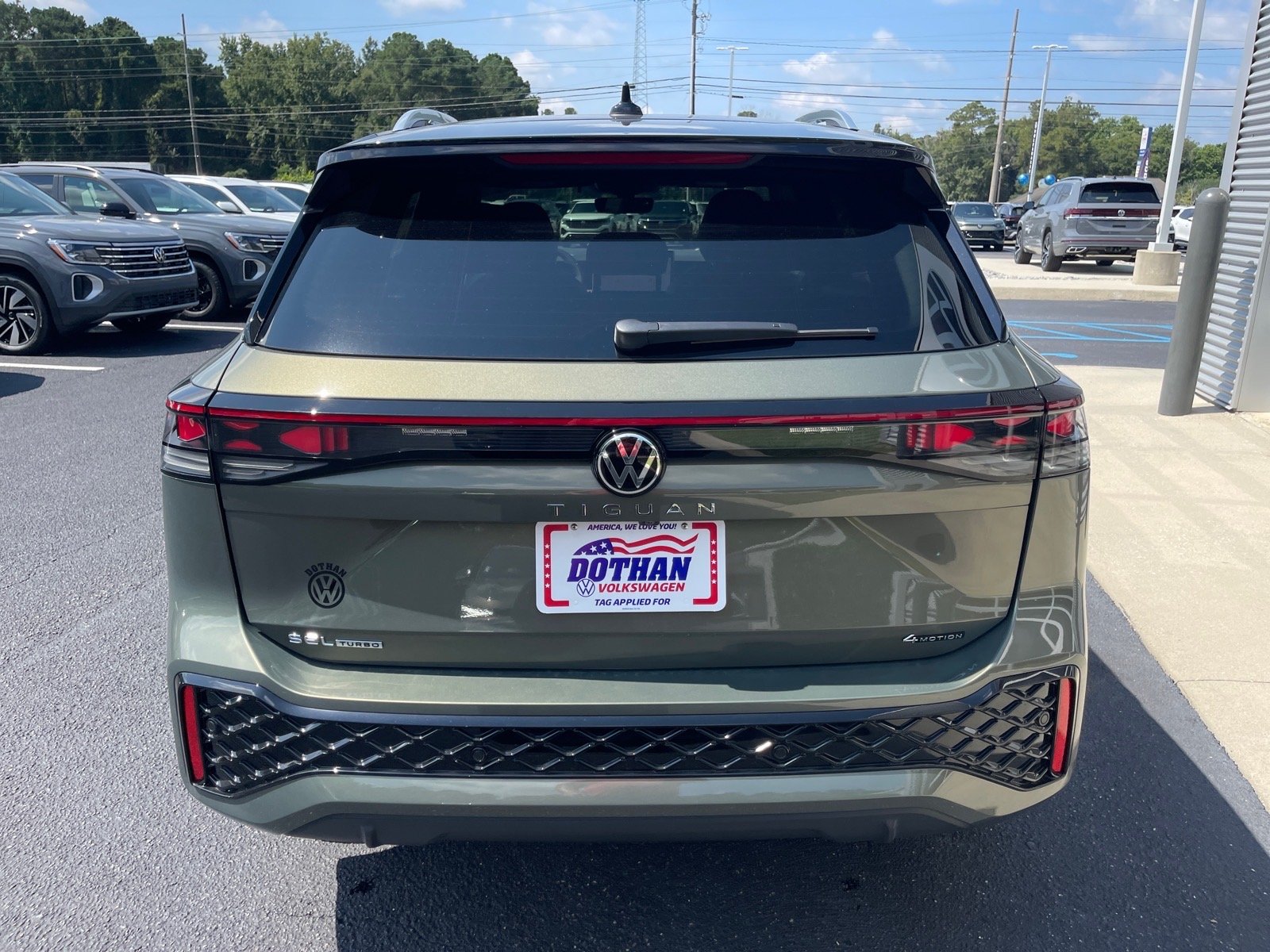 New 2026 Avocado Green W/ Deep Black Roof Volkswagen SEL R-Line Turbo 4Motion image 14