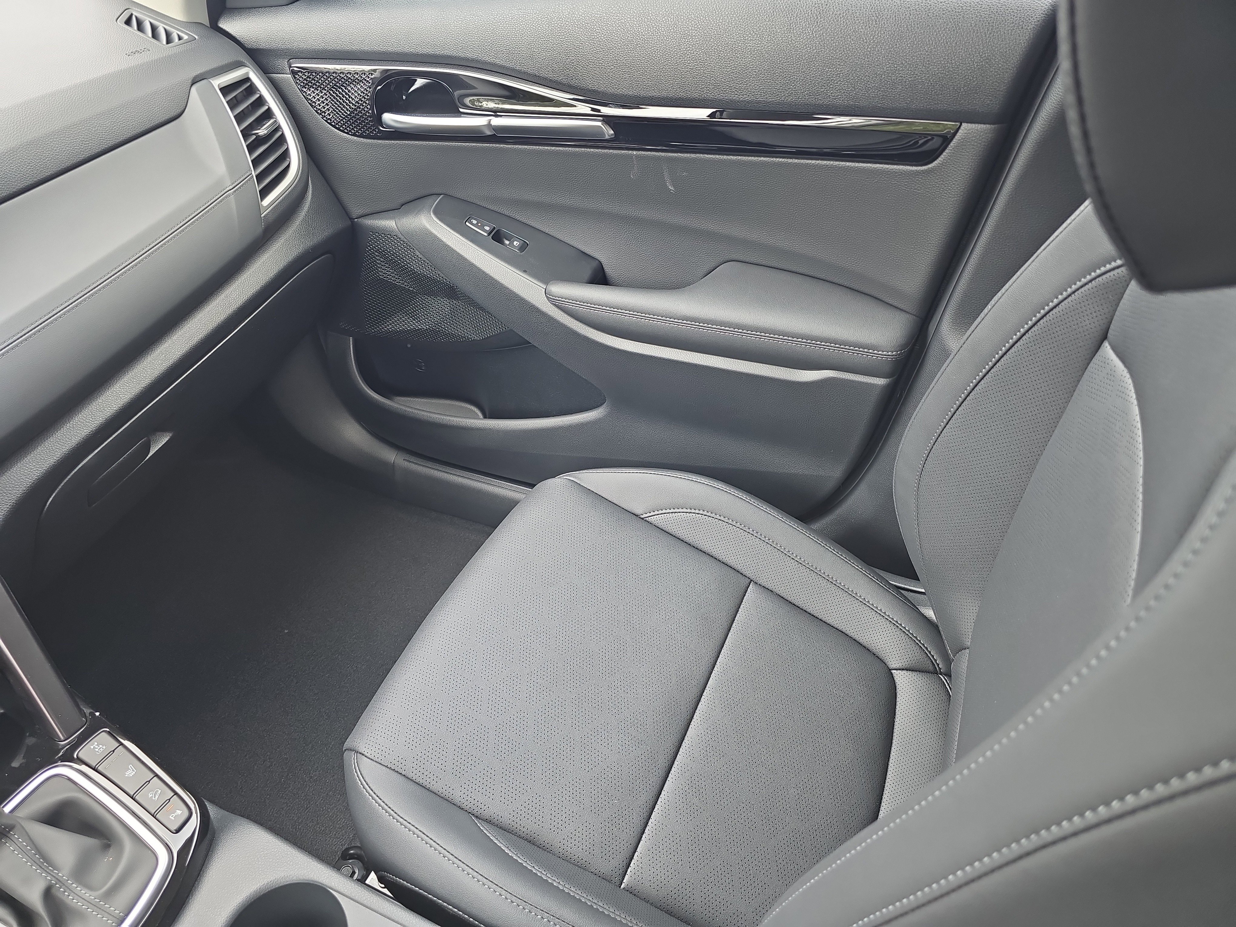 New 2026 Gravity Gray Kia EX image 18