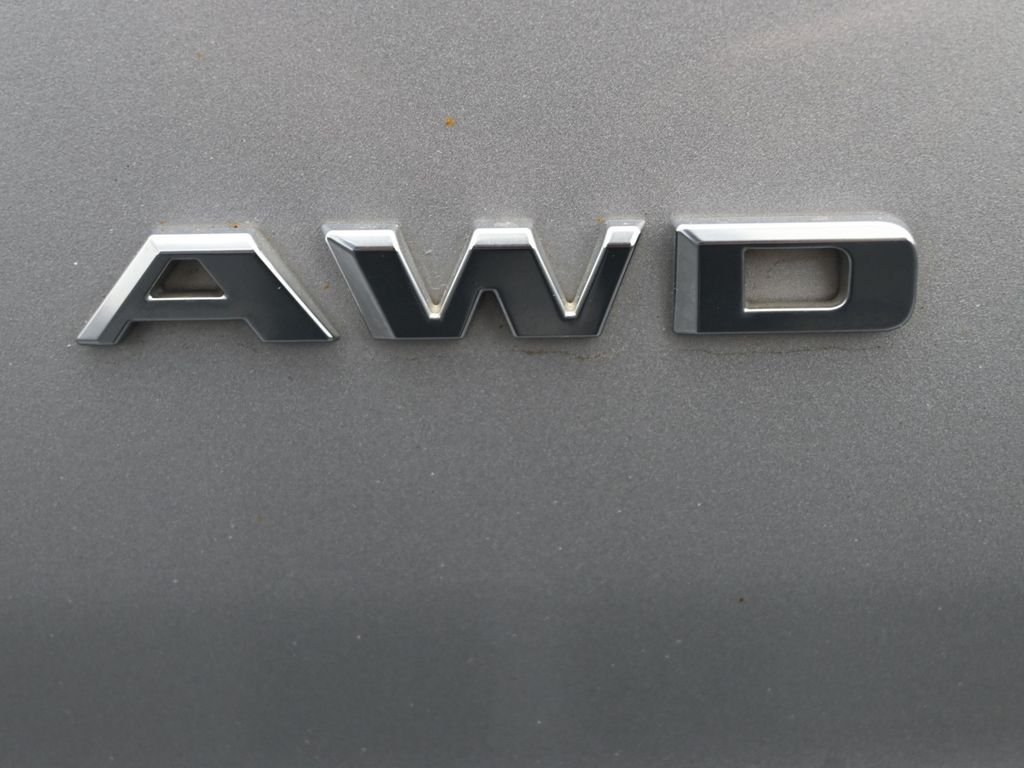 Used 2022 Radiant Silver Metallic Cadillac Premium Luxury image 12