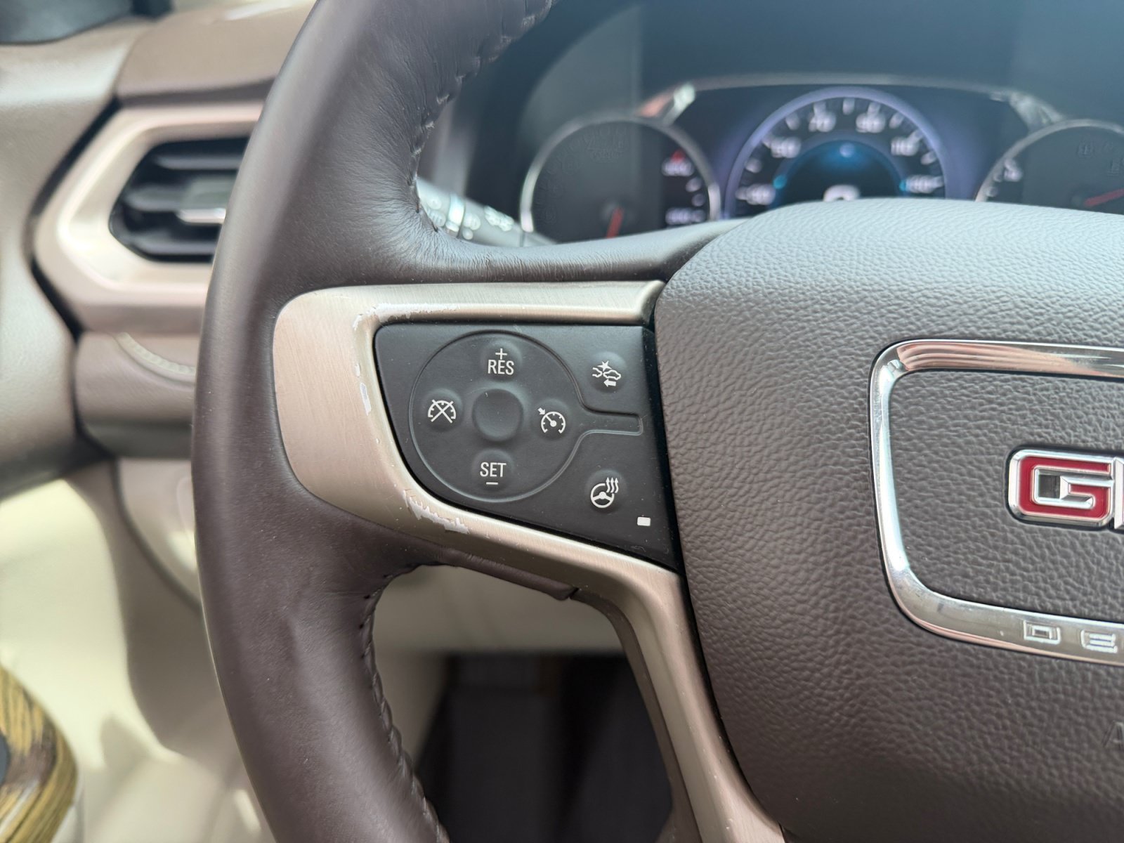 Used 2017 Ebony Twilight Metallic GMC Denali image 11