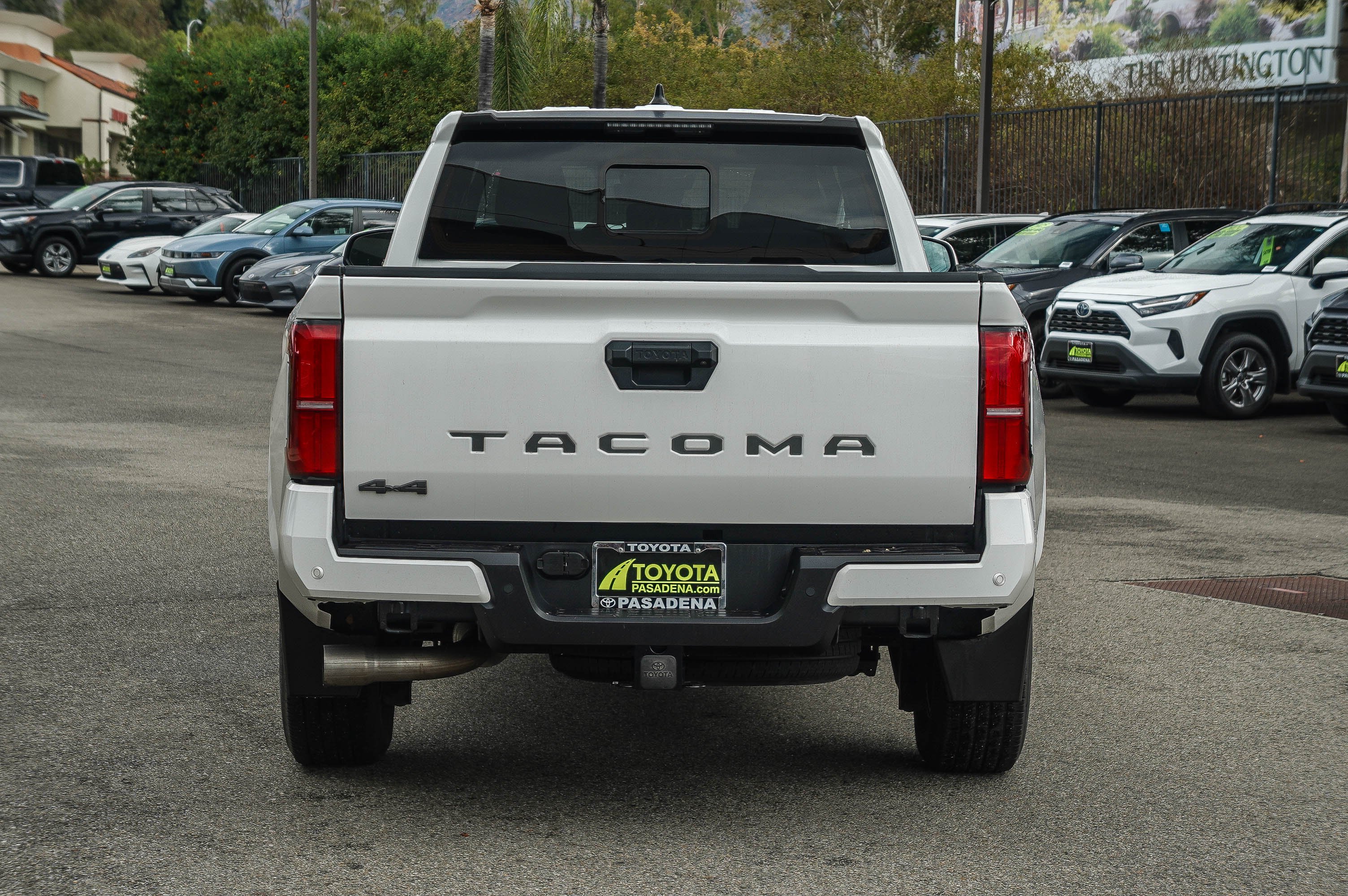 Used 2024 ICE CAP TOYOTA TRUCK SR5 L/B image 5