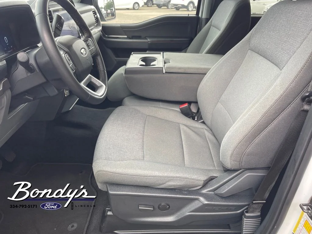 Used 2025 Oxford White Ford XLT image 10