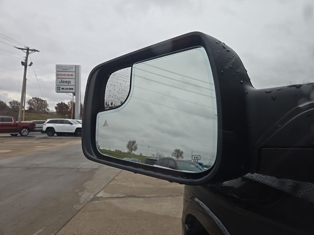 New 2026 Diamond Black Crystal Pearl-Coat Exterior Paint RAM Big Horn/Lone Star image 36