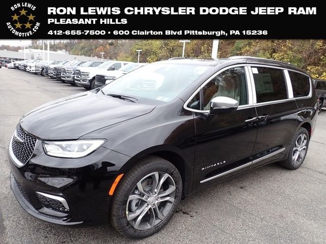 2026 Chrysler Pacifica Pinnacle AWD's photo