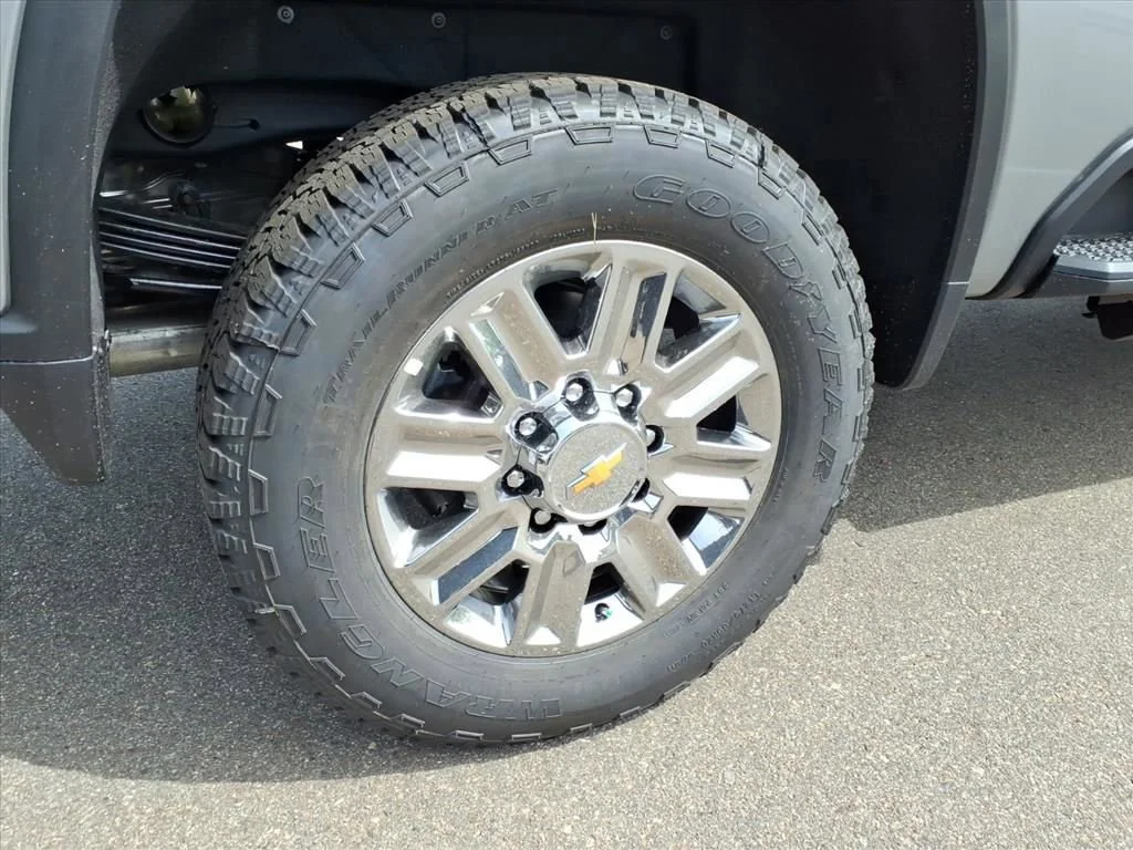 New 2026 Sterling Gray Metallic Chevrolet High Country image 27