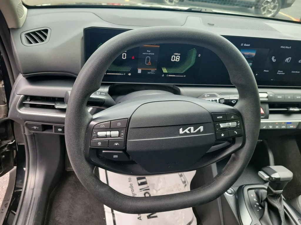 2025 Kia K4 LXS - Photo 26