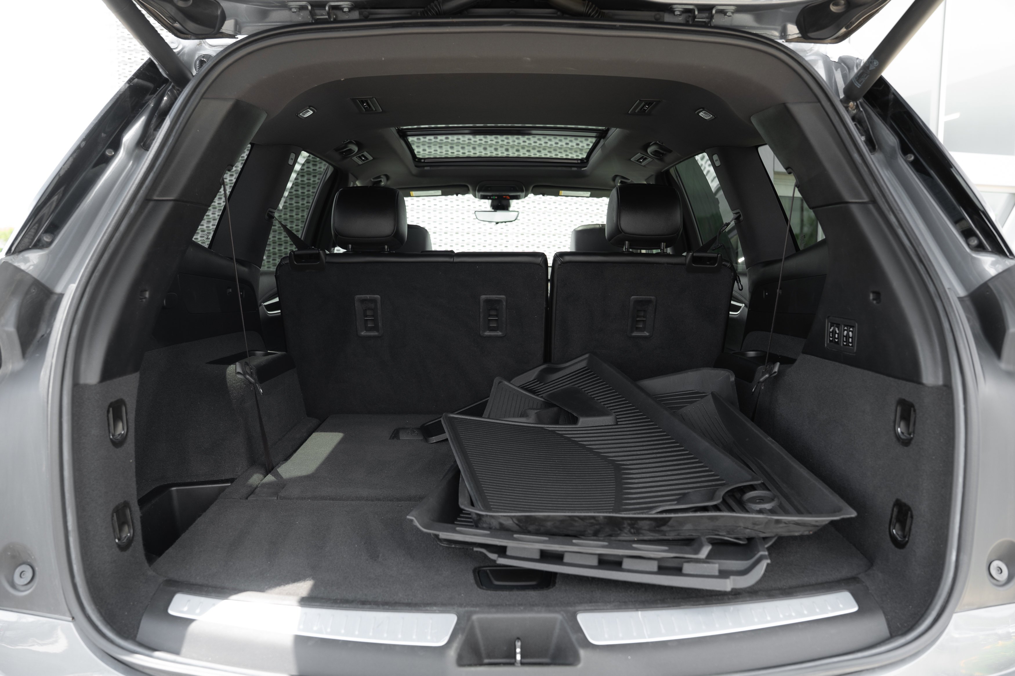 Used 2021 Satin Steel Metallic Cadillac Sport image 28