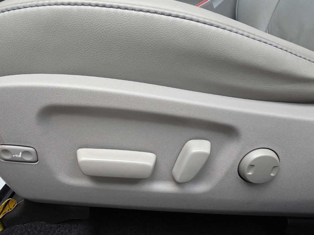 Used 2019 Shoreline Mist Toyota XLE image 14