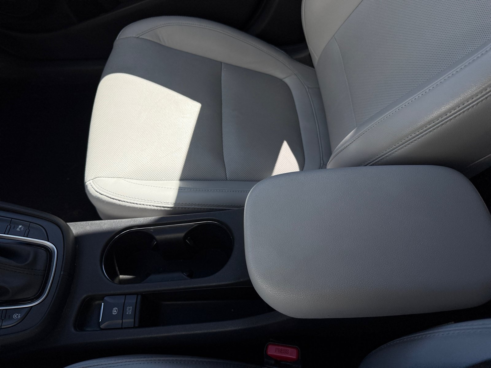 Used 2023 Lunar White HYUNDAI Limited image 14