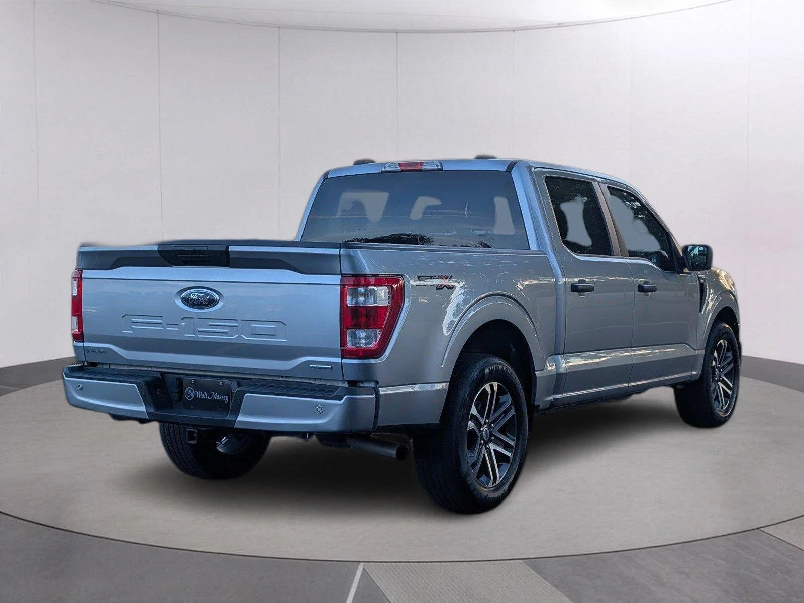 Used 2023 Iconic Silver Ford XL image 7