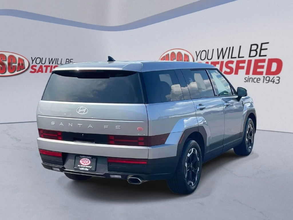 Certified Used 2025 Silver Hyundai SE image 6