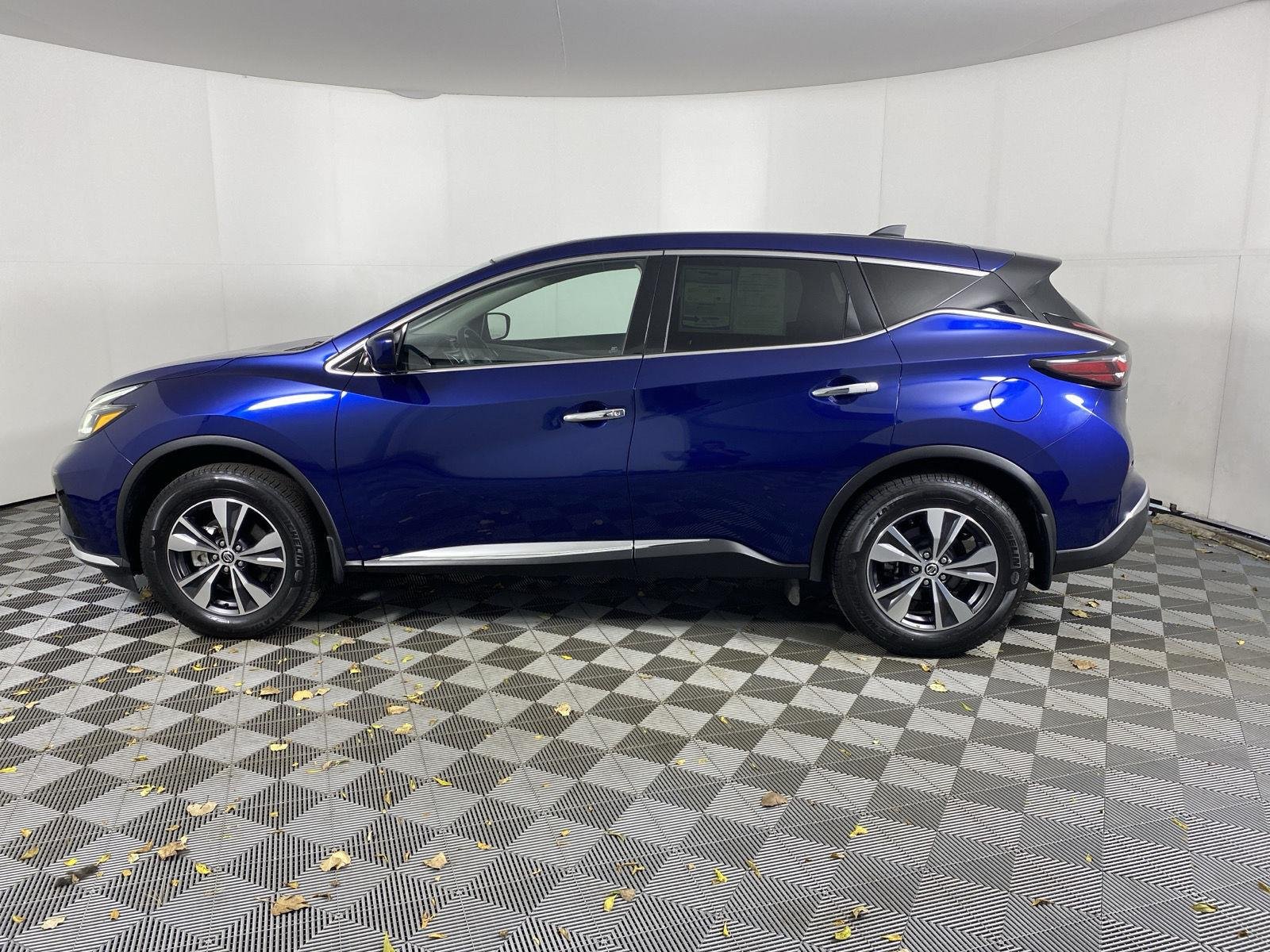 Used 2022 Deep Blue Pearl Nissan S image 4