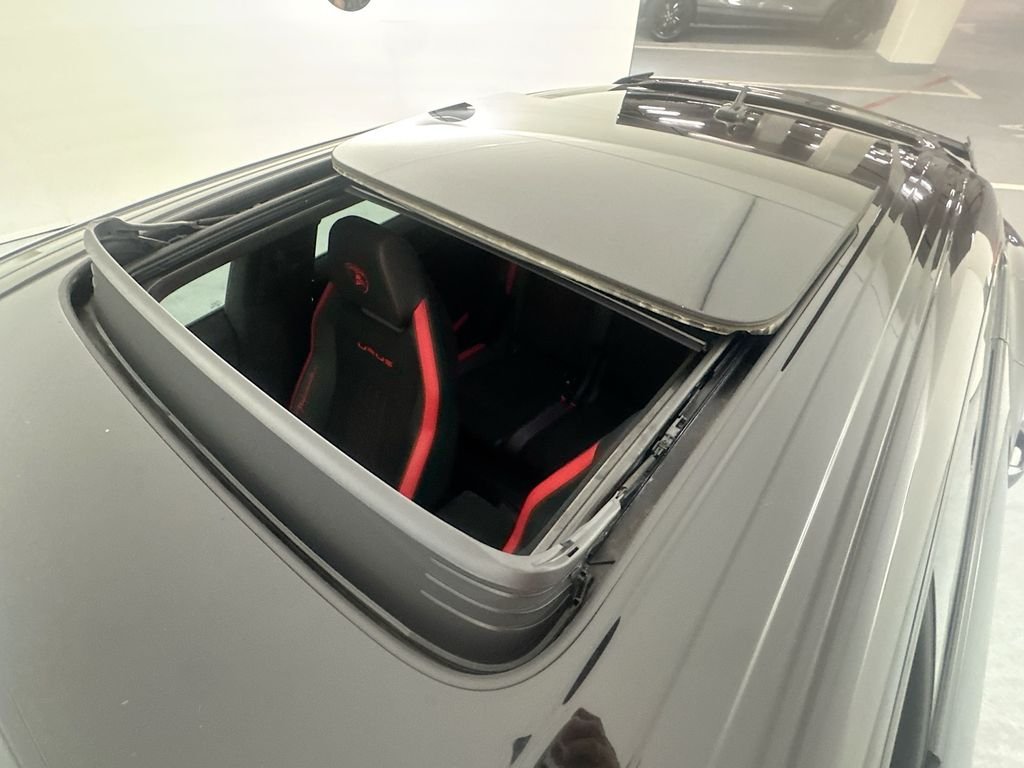 Used 2024  Lamborghini Performante image 23