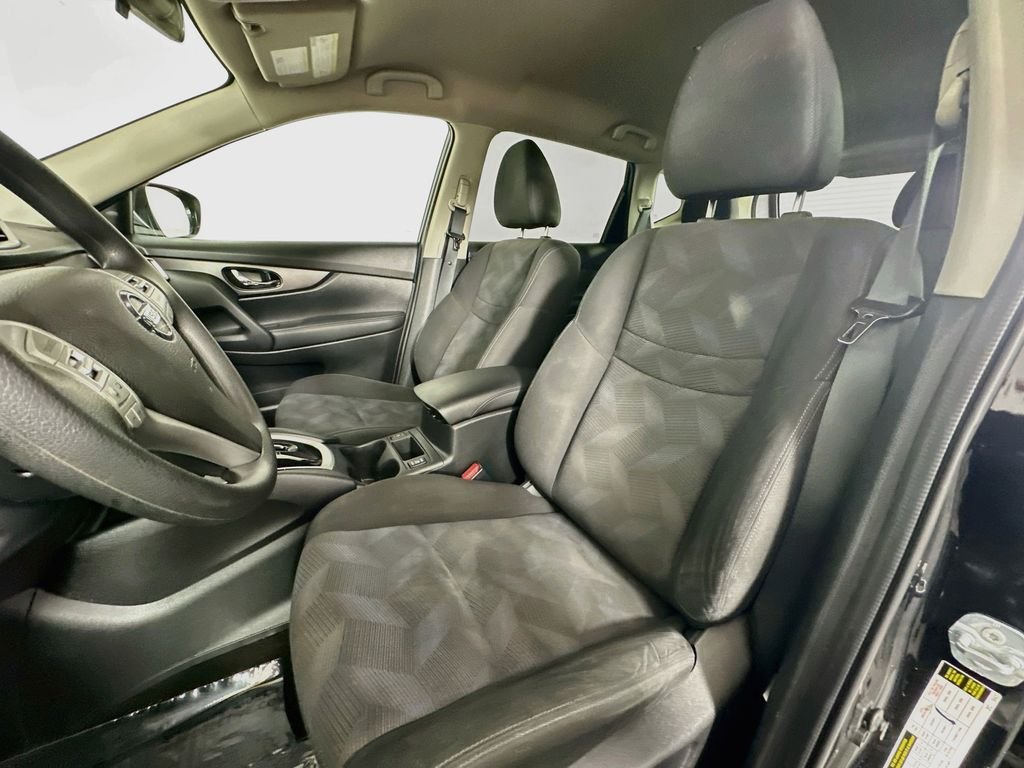Used 2016 Magnetic Black Nissan SV image 22
