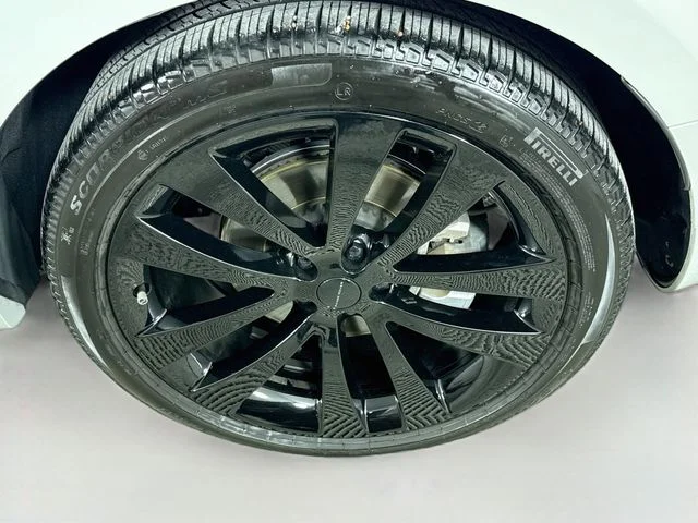 Used 2026 Gray Land Rover Dynamic SE image 33