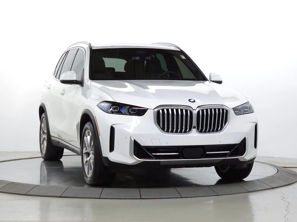 Used 2025 White BMW xDrive40i image 11