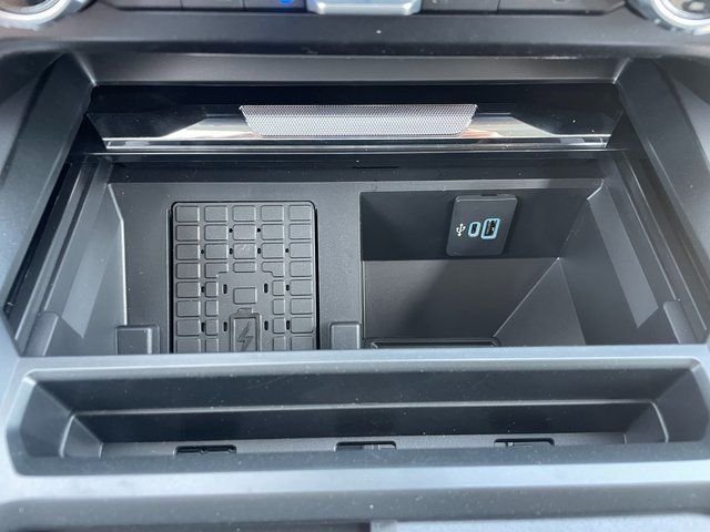 2025 Ford F-350 Super Duty Chassis Cab Lariat - Photo 31