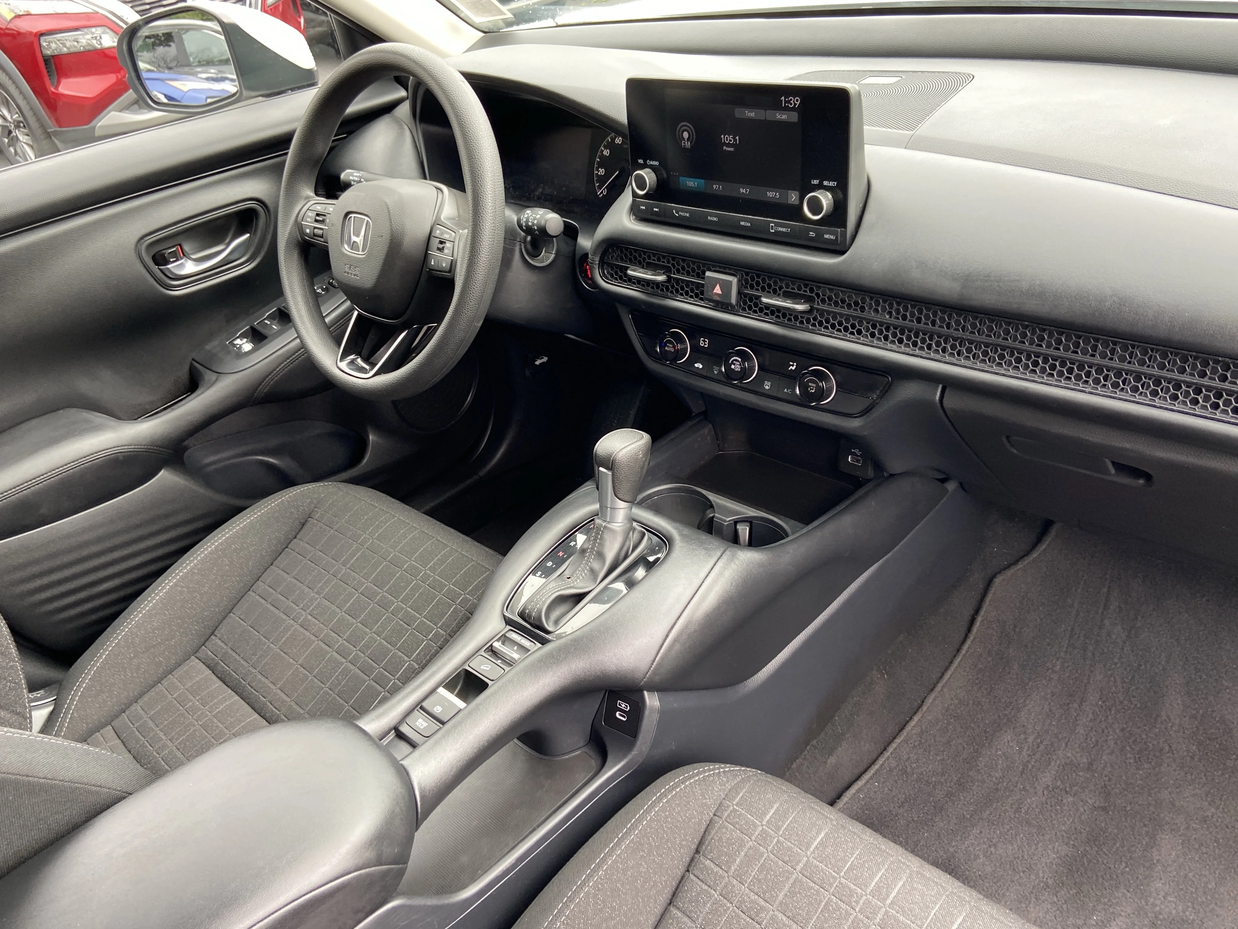 2025 Honda HR-V LX - Photo 24